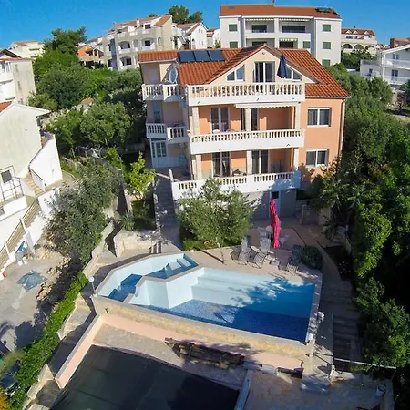Apartment Cubela *